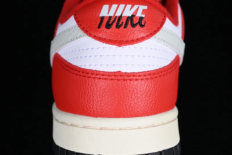 All Categories Nk SB Dunk Series Nk SB Dunk Low Low-top sneakers Cost-effective version Nk Dunk Low "Chicago Split" Chicago color matching SB low-top sports and leisure sneakers DZ2536-600